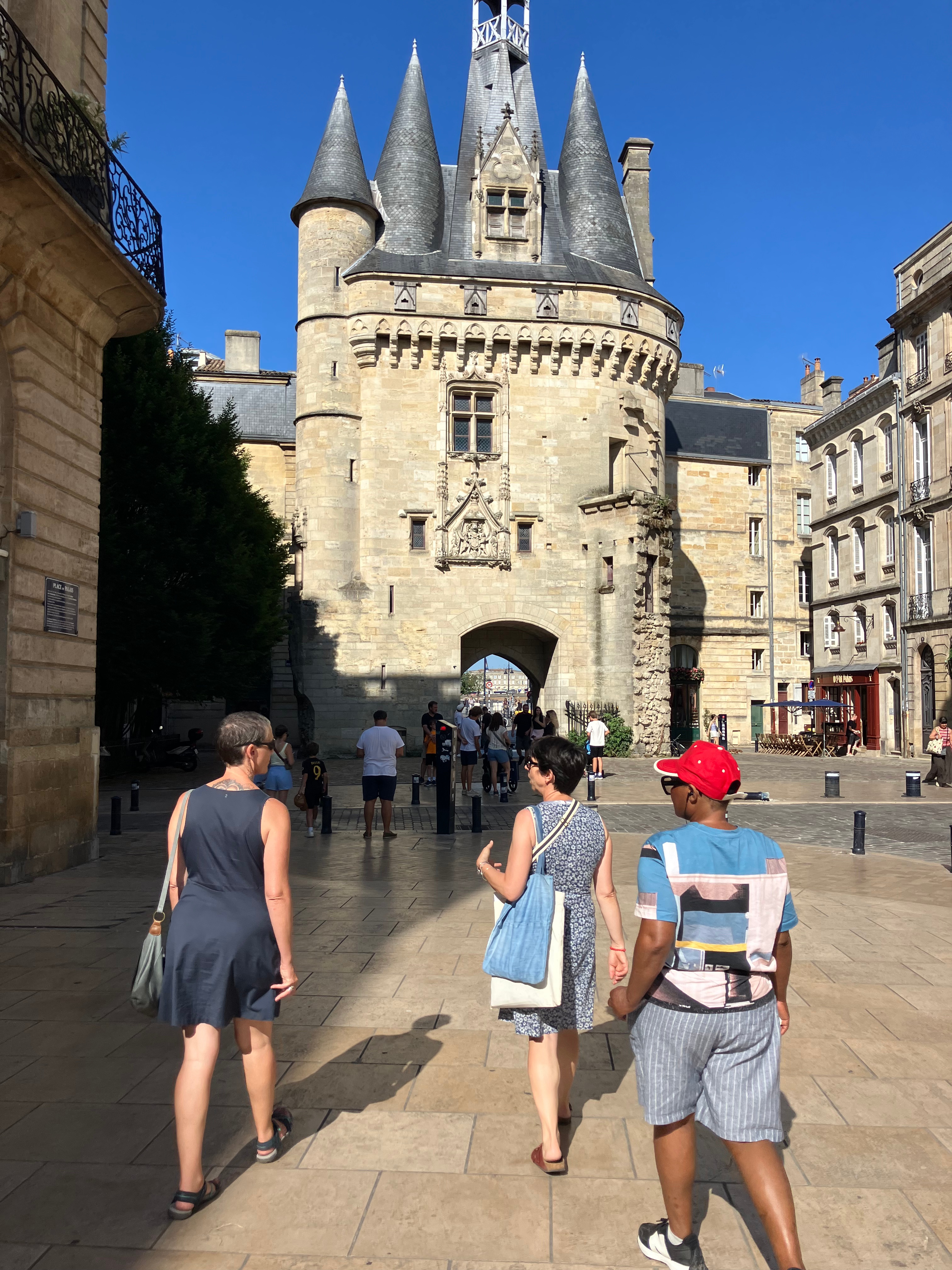 Visite de Bordeaux par Ninon